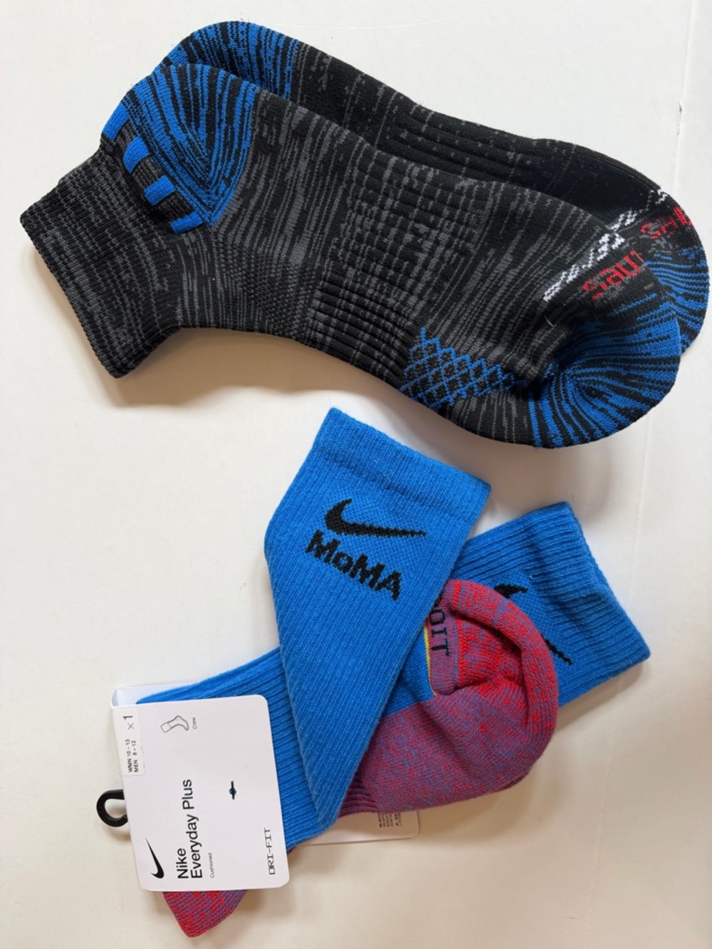 NWT Nike Museum of Modern Art & Hanes athletic socks. Sz L